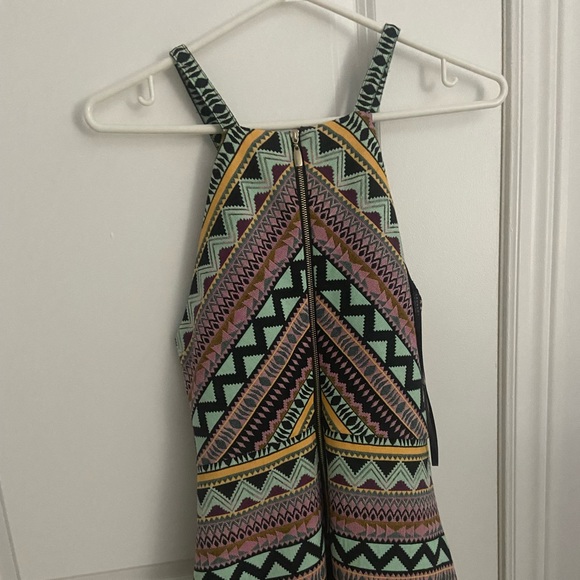 Patterned and colourful knee length dress - Picture 2 of 3